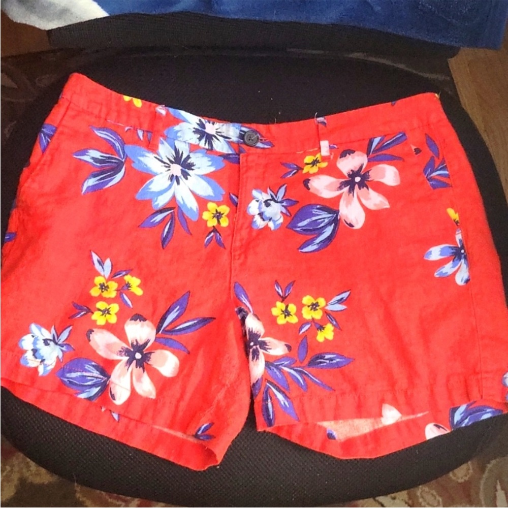 Old Navy Red Floral Women's Shorts